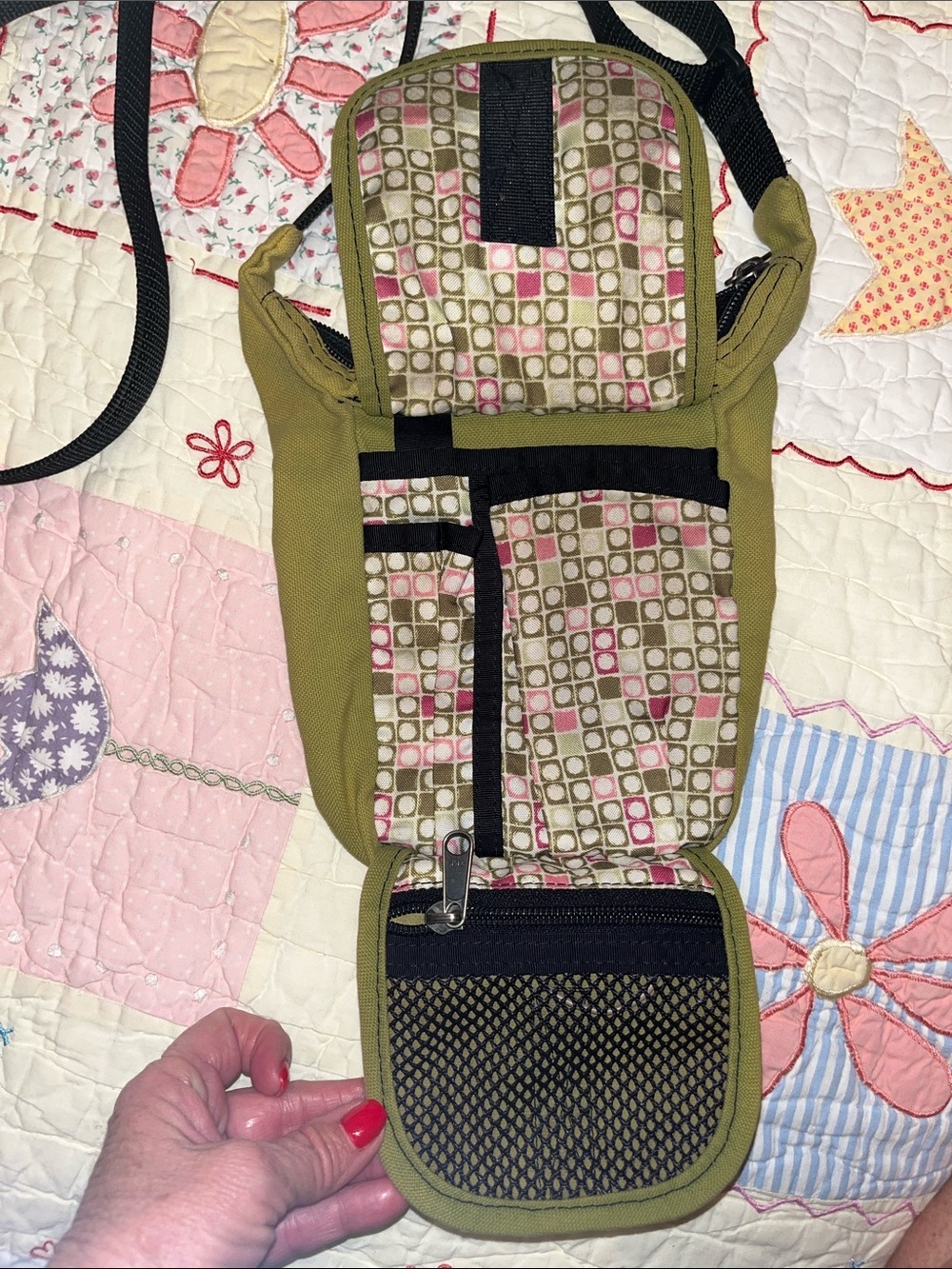 Overland Equipment Olive Green Crossbody Bag with Adjustable Strap - Picture 3 of 13